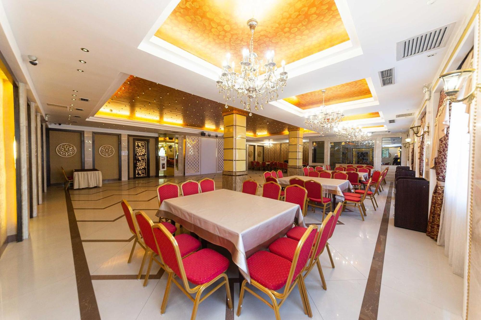 O Azamat Hotel Astana Exterior foto